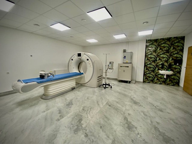 Nowoczesny tomograf komputerowy w centrum diagnostycznym w Białymstoku